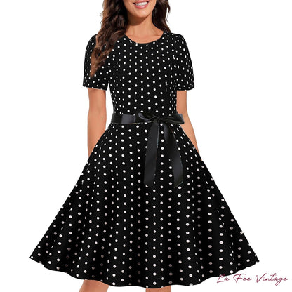 Robe pin up noir à pois blancs années 60