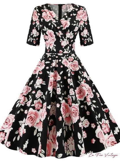 Robe d'été noire à fleurs pin-up vintage années 50
